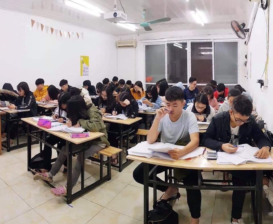 Lớp học thêm Toán 9 ở Hà Nội